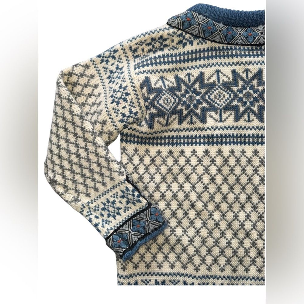 Dale of Norway Nordic Wool Cardigan
Oslo Sweater Shop Exclusive Made in Norway - Picture 6 of 15